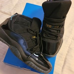 Jordan 11 blue gammas size 4y